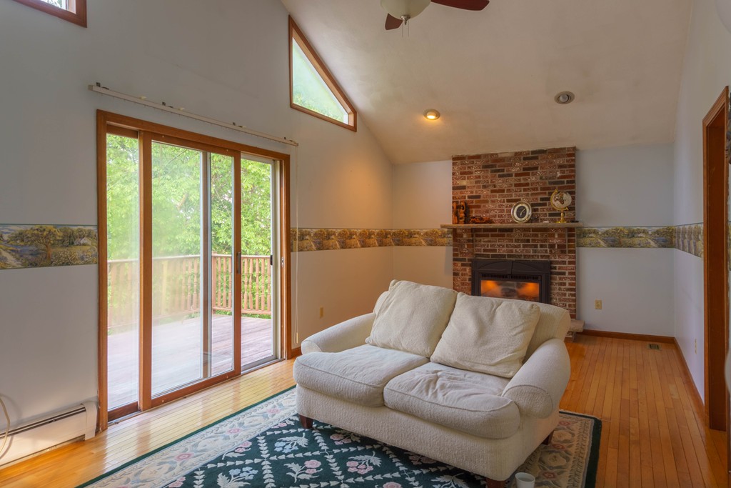 37 Brox Road Dracut, MA 01826 - Photo 16 of 27 Gallery Image 16