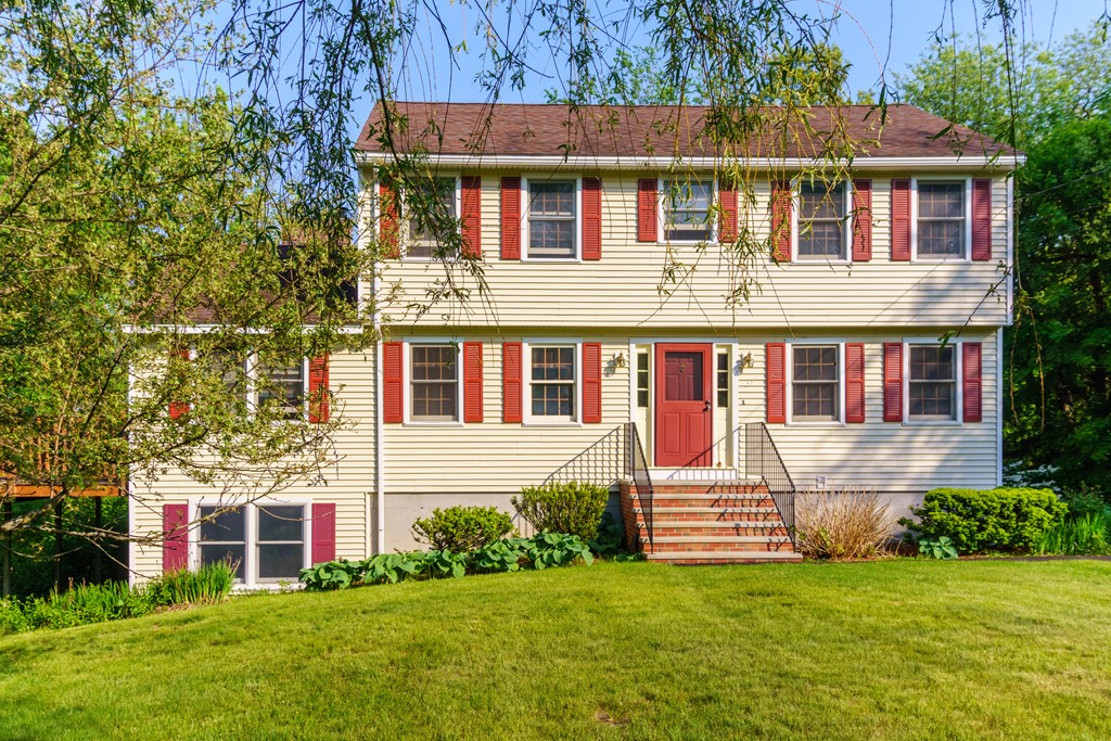 37 Brox Road Dracut, MA 01826 - Photo 4 of 27 Gallery Image 4