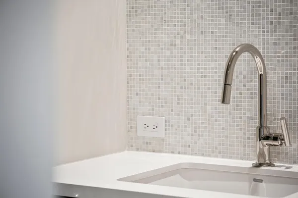 $15,000 | 6587 North Palmeraie Boulevard, Unit 2003, Paradise Valley, AZ 85253