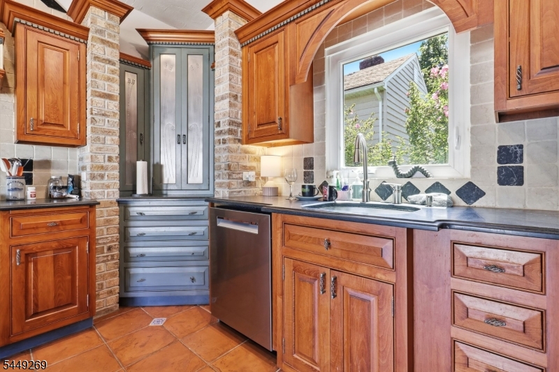 200 McCosh Road Montclair, NJ 07043 - Photo 7 of 25