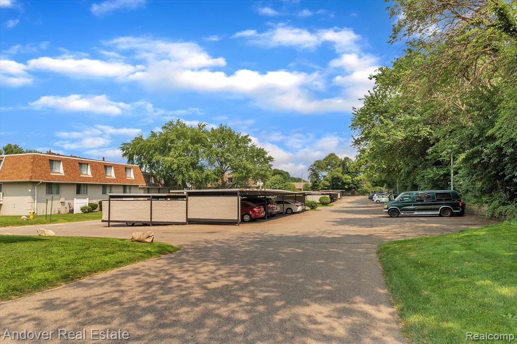 330 South Drake Road, Unit M08 Kalamazoo, MI 49009 - Photo 20 of 64