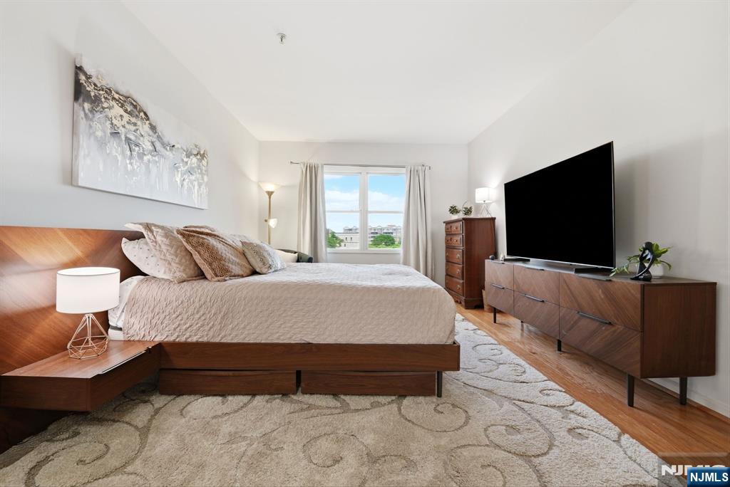 242 The Promenade, Unit 242 Edgewater, NJ 07020 - Photo 18 of 49