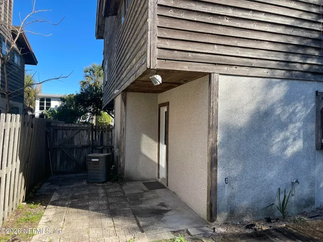 $3,000 | 2002 First Street, Neptune Beach, FL 32266