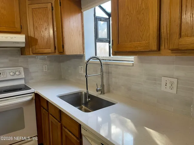 $3,000 | 2002 First Street, Neptune Beach, FL 32266