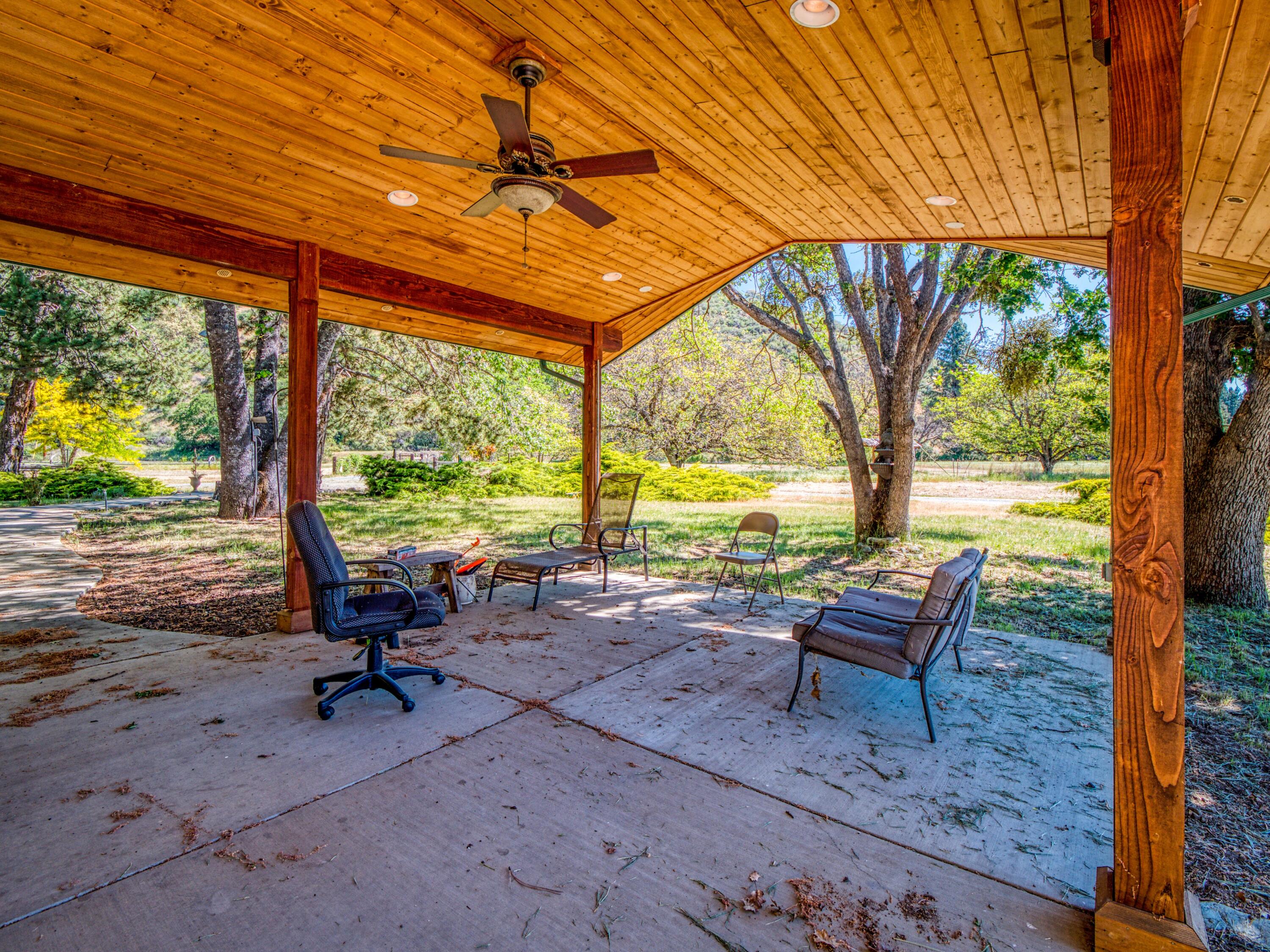17777 North Applegate Road Grants Pass, OR 97527 - Photo 43 of 104 Office 1 Patio 1