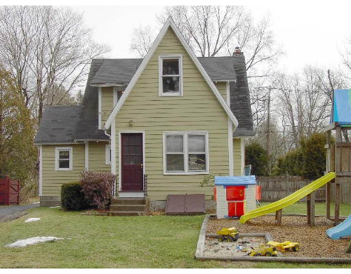 8 Ripley Street Wilbraham, MA 01095 - Photo 2 of 12 Gallery Image 2