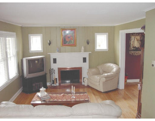 8 Ripley Street Wilbraham, MA 01095 - Photo 3 of 12 Gallery Image 3