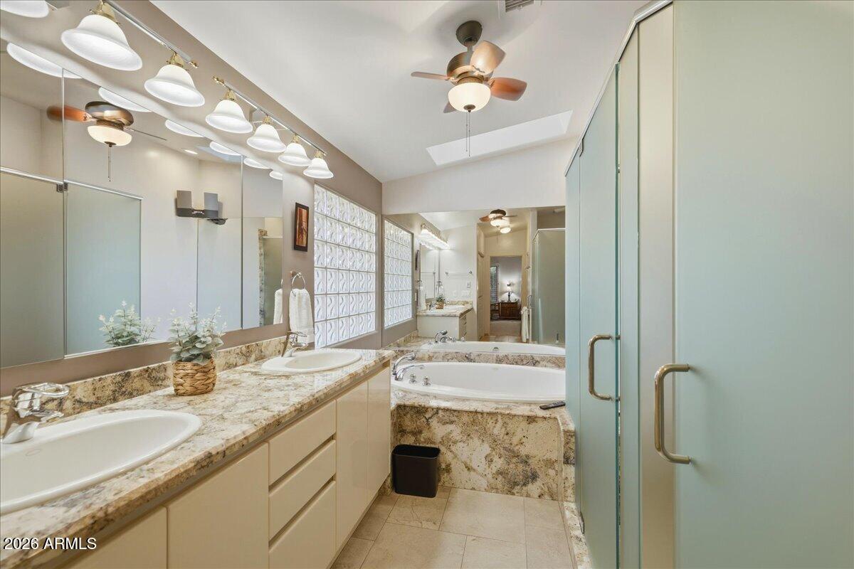 75 Merry Go Round Rock Road Sedona, AZ 86351 - Photo 15 of 39 14-Primary Bathroom