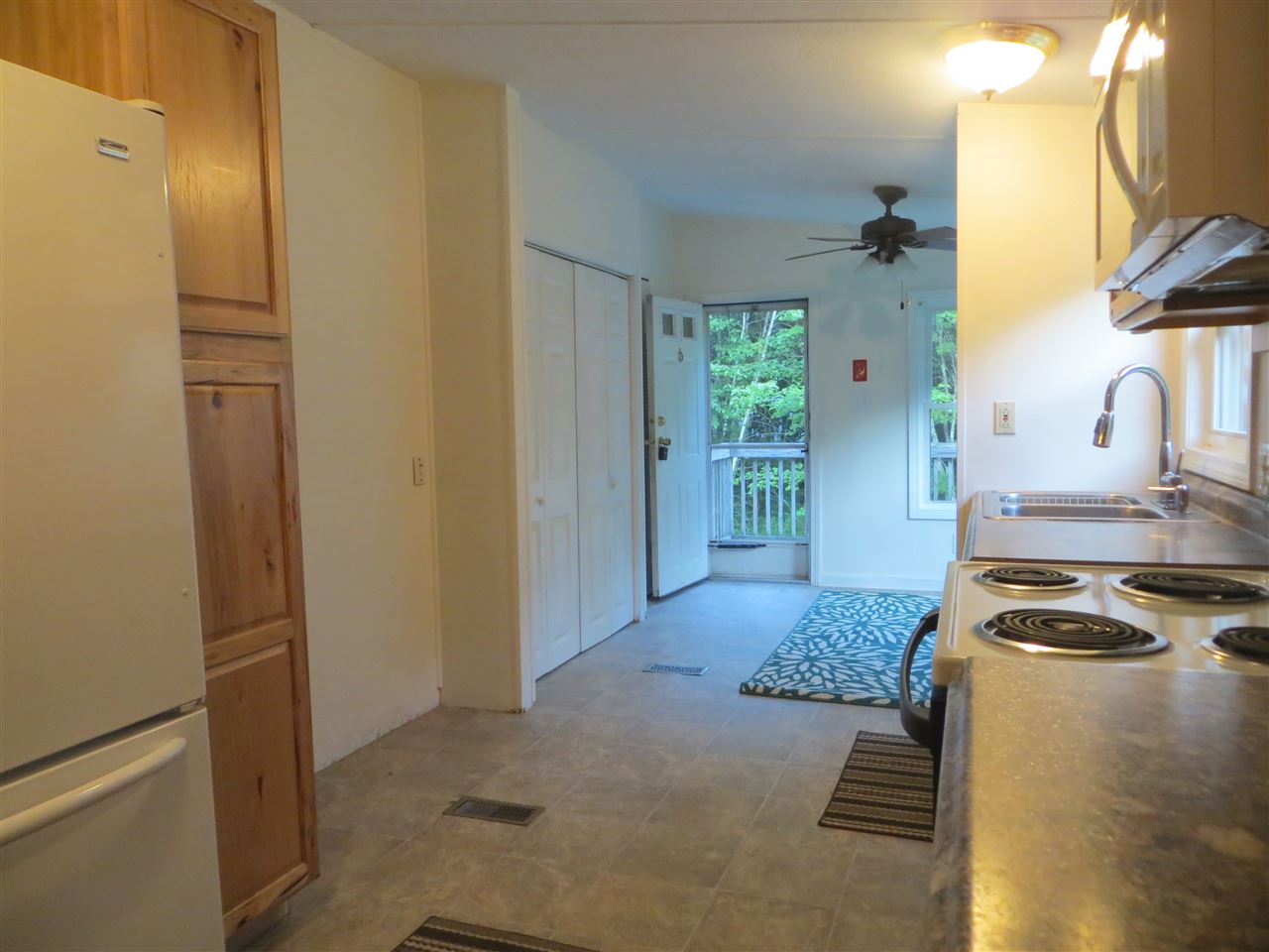 14 Dwight Road Nottingham, NH 03290 - Photo 2 of 18
