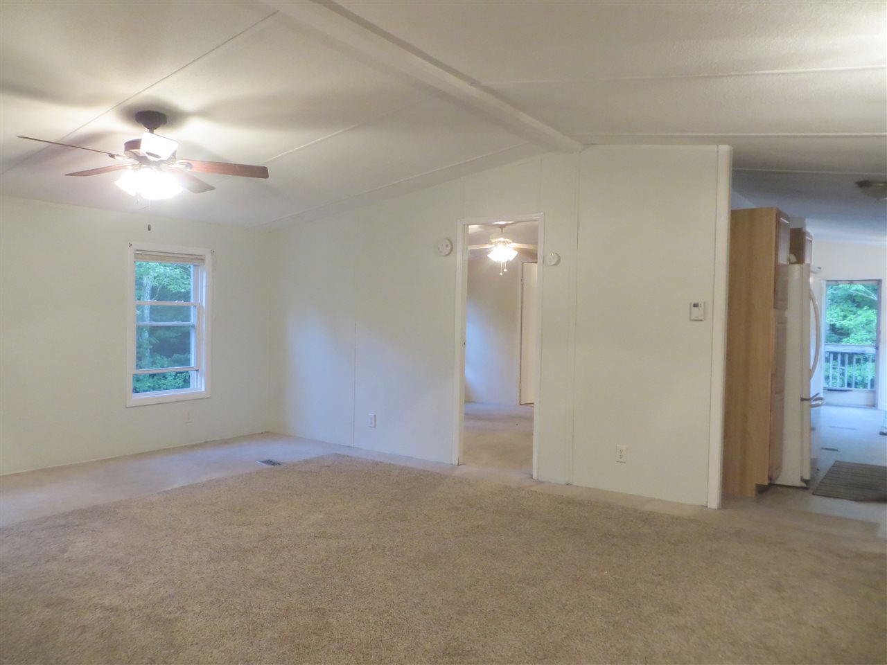 14 Dwight Road Nottingham, NH 03290 - Photo 3 of 18