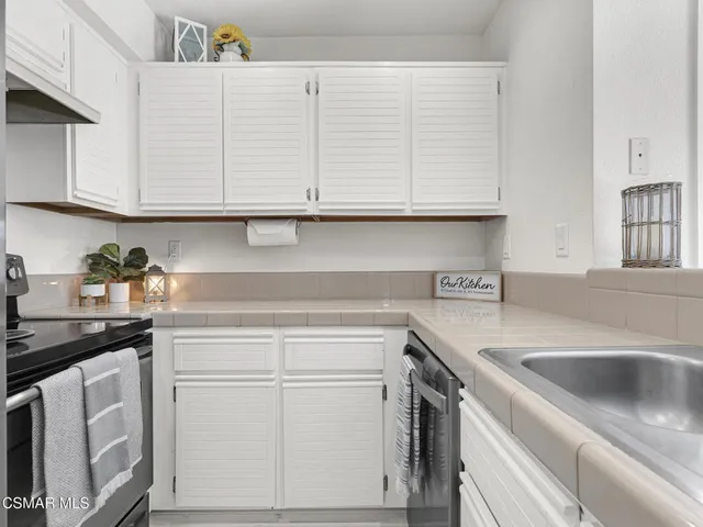 $425,000 | 1158 Tivoli Lane, Unit 172, Simi Valley, CA 93065