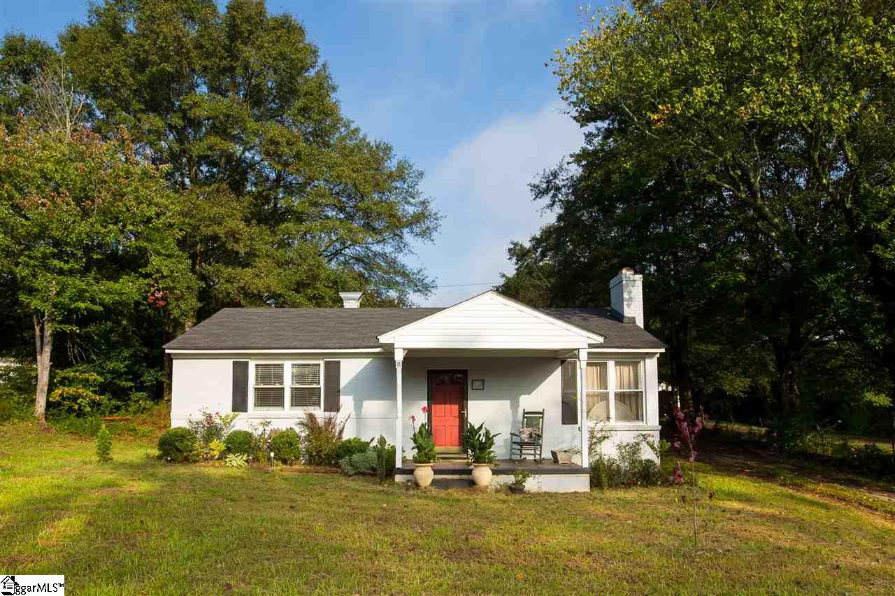 304 Crestfield Road Greenville, SC 29605 - Photo 1 of 18 Gallery Image 1