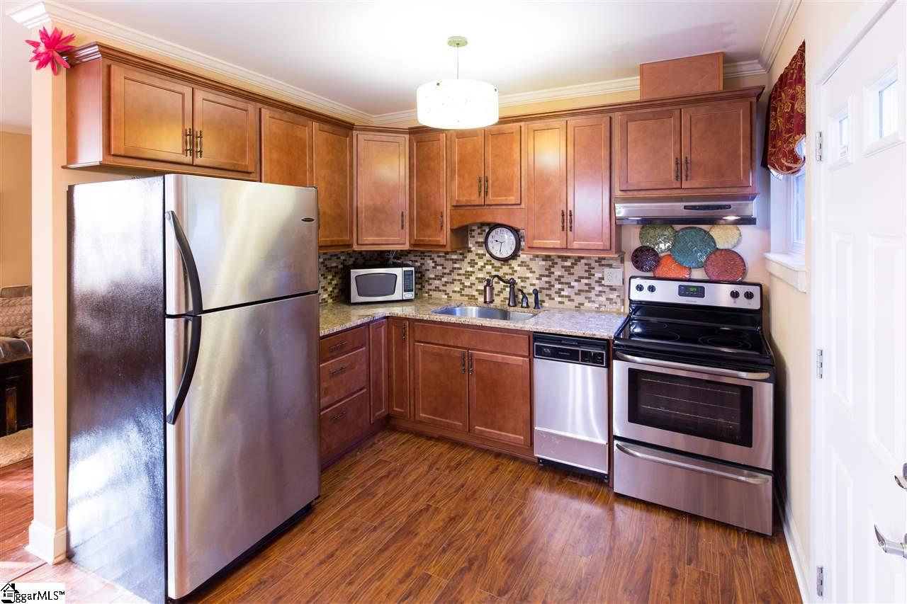 304 Crestfield Road Greenville, SC 29605 - Photo 2 of 18 Gallery Image 2
