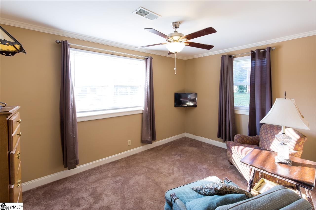 304 Crestfield Road Greenville, SC 29605 - Photo 12 of 18 Gallery Image 12