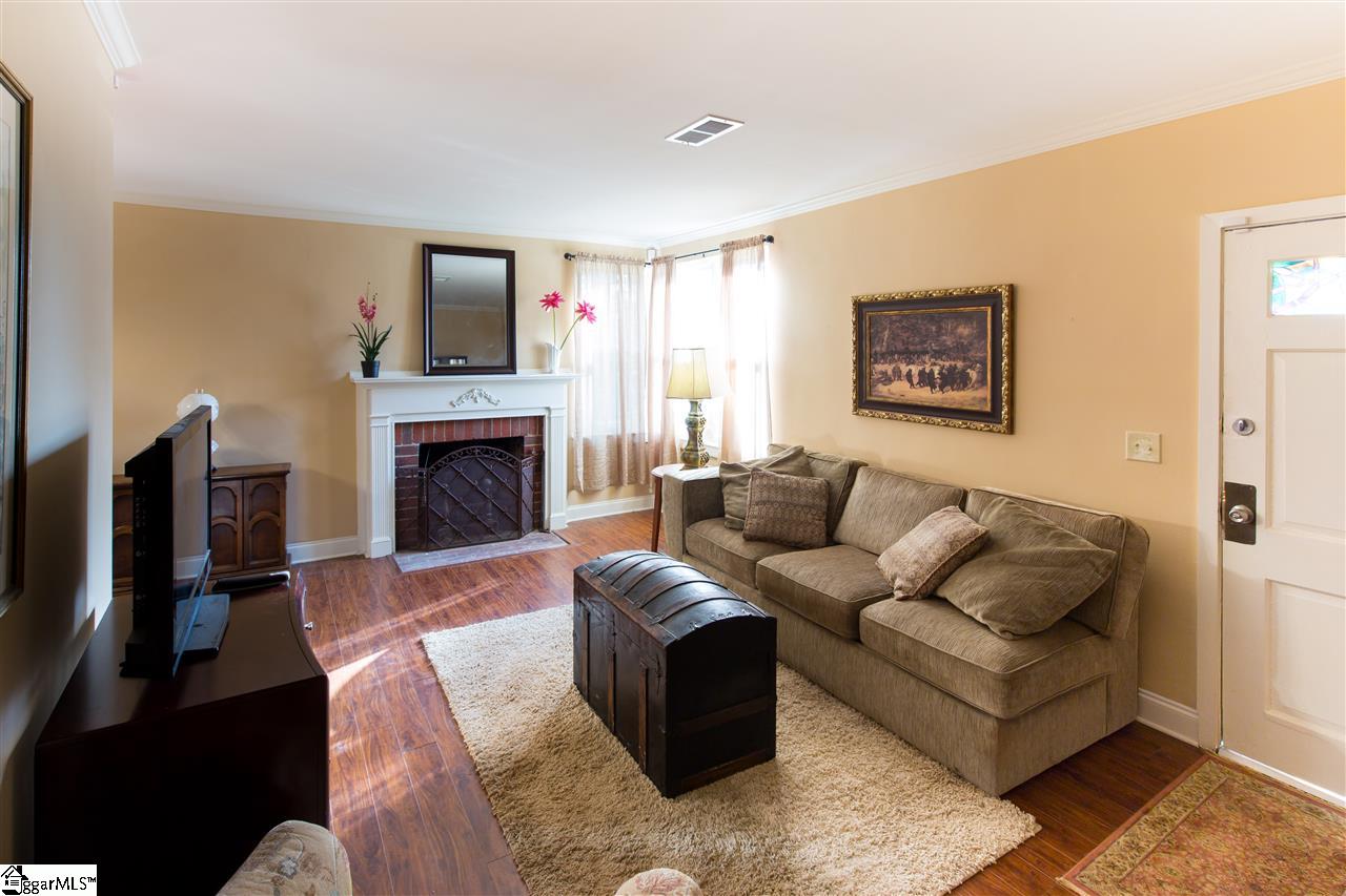 304 Crestfield Road Greenville, SC 29605 - Photo 3 of 18 Gallery Image 3