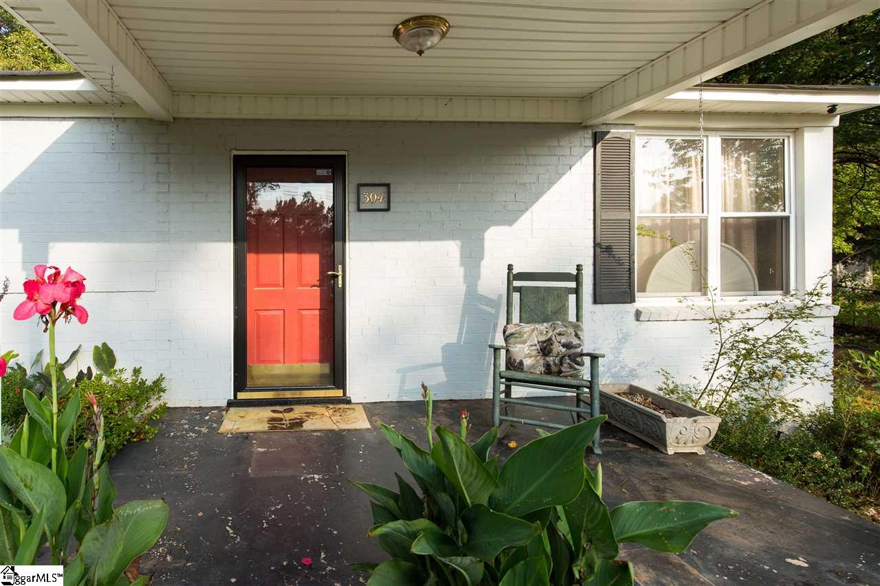 304 Crestfield Road Greenville, SC 29605 - Photo 7 of 18 Gallery Image 7