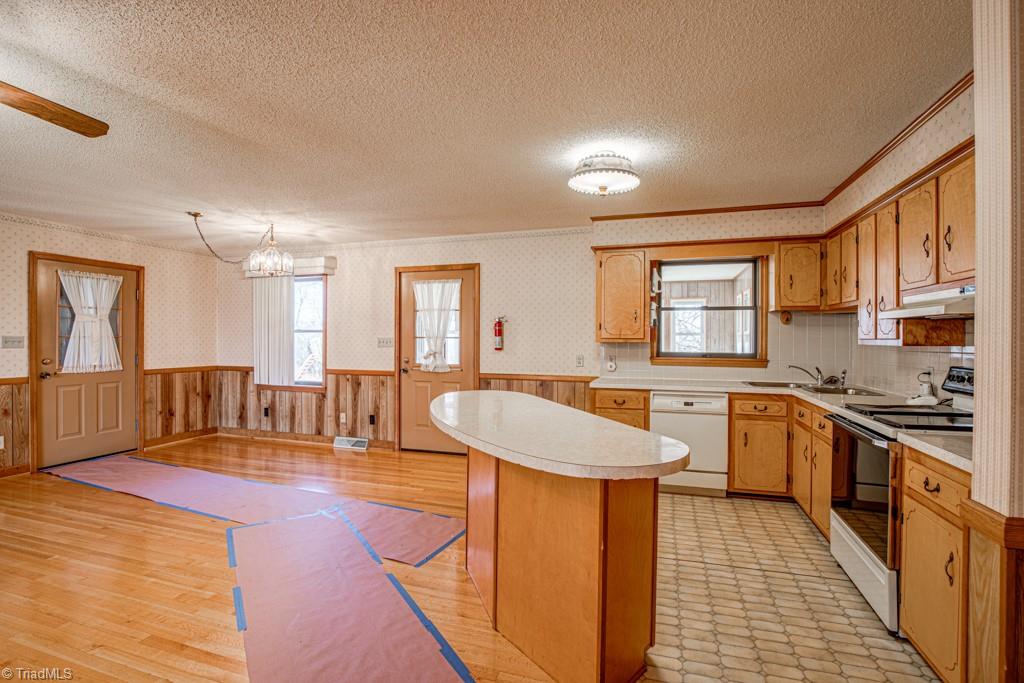 292 Circuit City Road Elkin, NC 28621 - Photo 19 of 46 Gallery Image 19