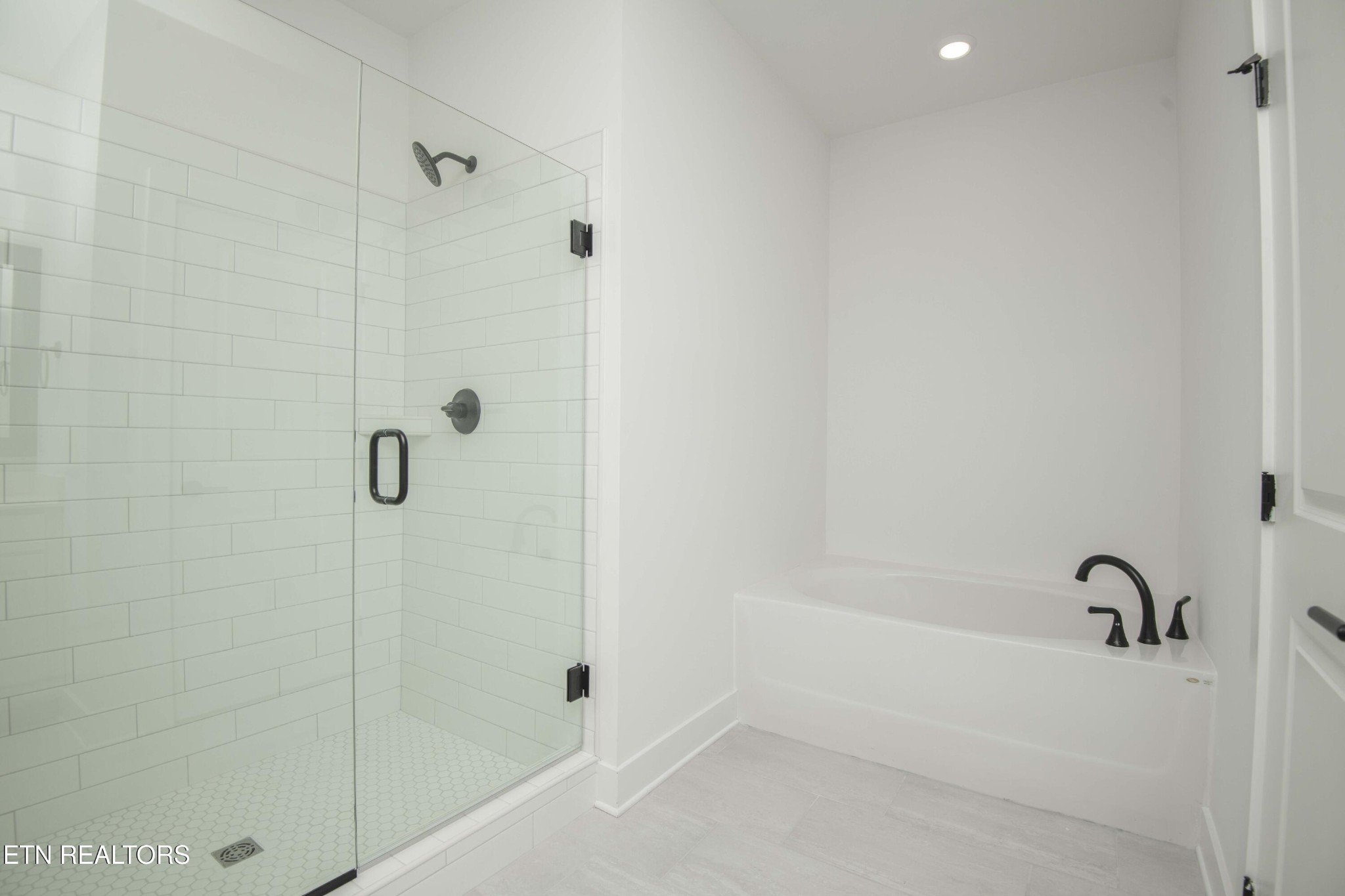 420 Ivey Farms Road Knoxville, TN 37934 - Photo 30 of 56 a bathroom with a shower