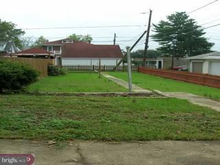 2032 Spring Street Reading, PA 19609 - Photo 2 of 6 Gallery Image 2