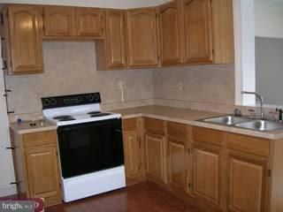 2032 Spring Street Reading, PA 19609 - Photo 3 of 6 Gallery Image 3