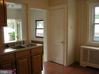 2032 Spring Street Reading, PA 19609 - Photo 4 of 6 Gallery Image 4