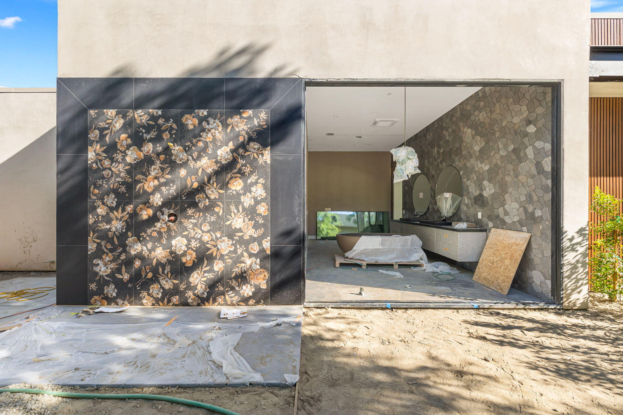 3 Shakespeare Court Rancho Mirage, CA 92270 - Photo 21 of 35 a view of a living room