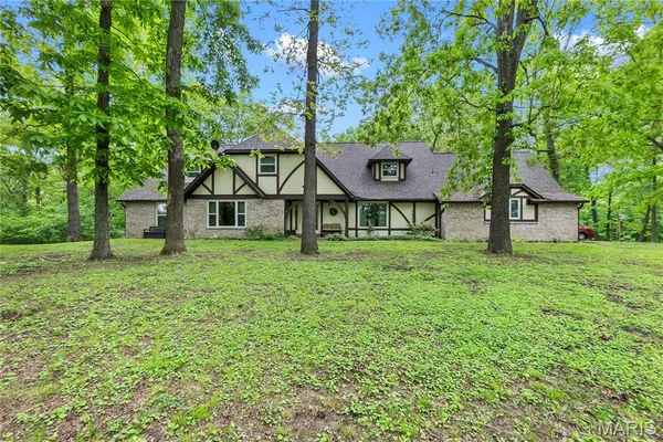 $585,000 | 2160 County Road 603, Jackson, MO 63755