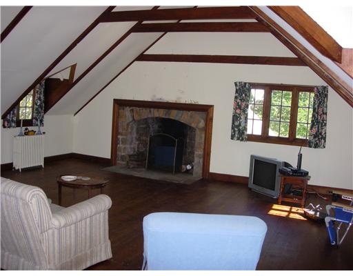 562 Post Road South Kingstown, RI 02879 - Photo 13 of 20 Living Room.