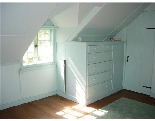 562 Post Road South Kingstown, RI 02879 - Photo 17 of 20 Bedroom.