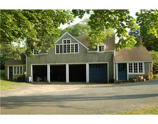 562 Post Road South Kingstown, RI 02879 - Photo 20 of 20 Parking Lot/Garage.