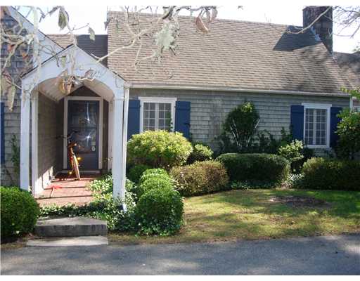 562 Post Road South Kingstown, RI 02879 - Photo 9 of 20 Exterior Front.