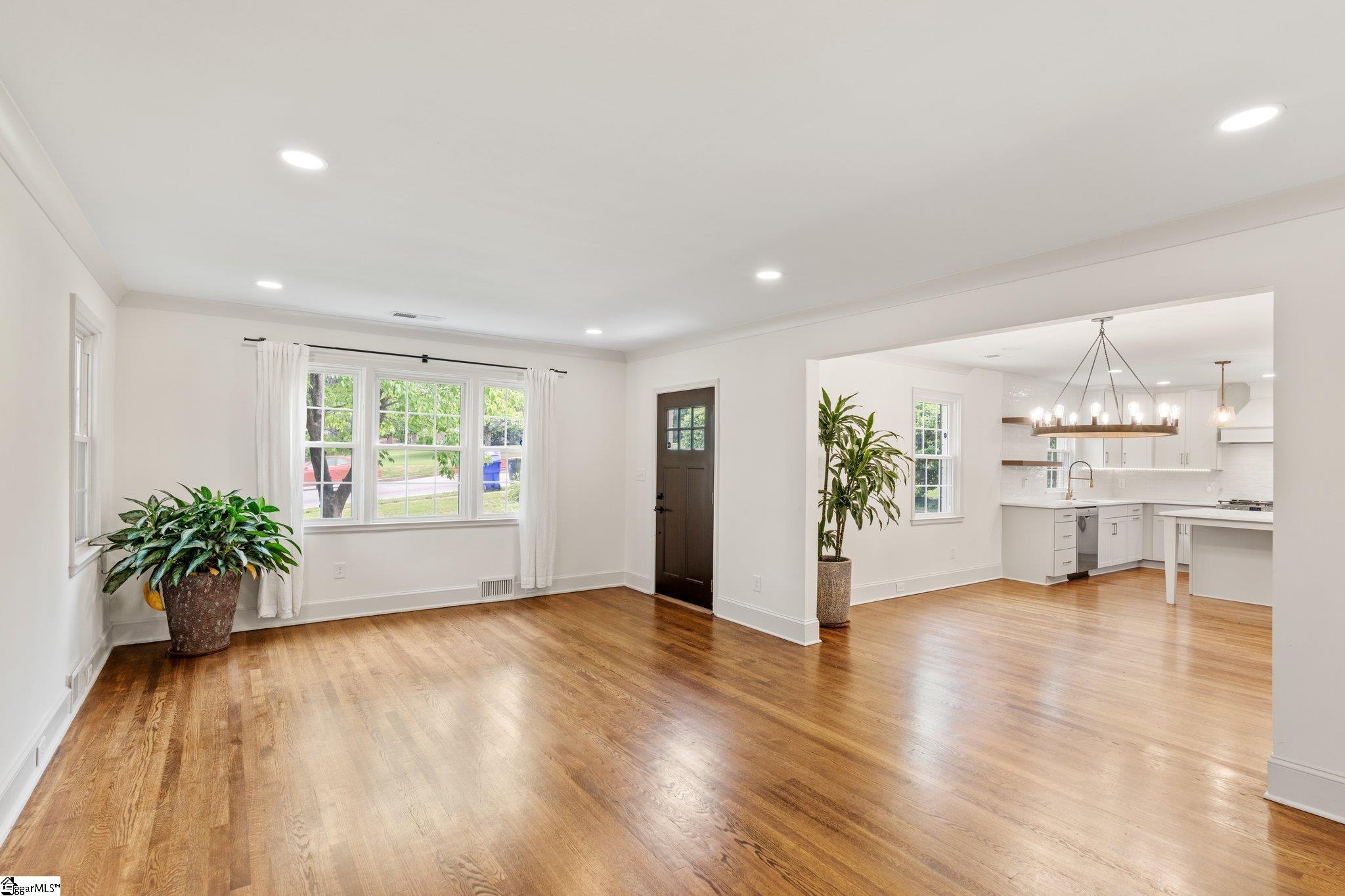411 East Faris Road Greenville, SC 29605 - Photo 8 of 36 Gallery Image 8