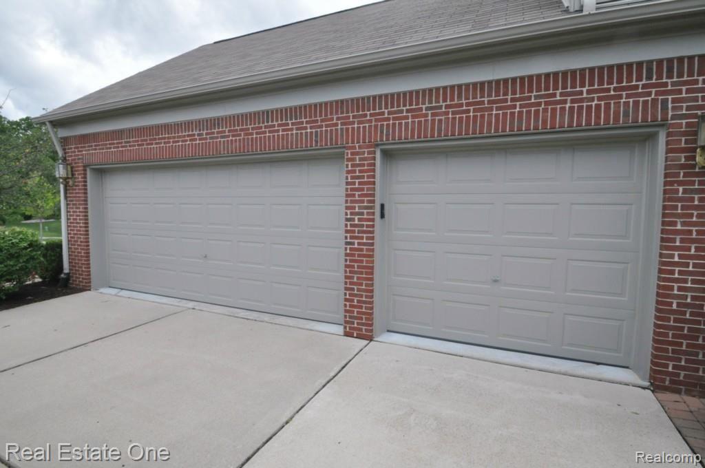 2395 Andover Boulevard Rochester, MI 48306 - Photo 29 of 30 29.jpg