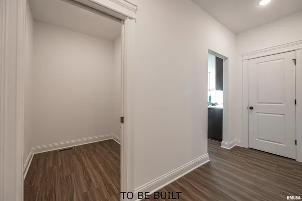 $462,990 | 10 South 5th Street, Eldridge, IA 52748