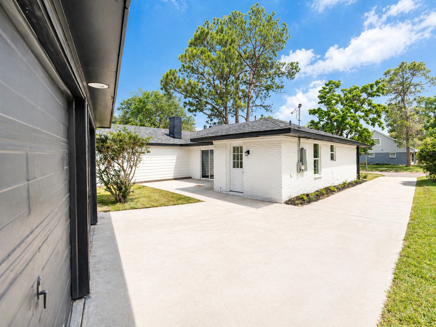5642 Warm Springs Road Houston, TX 77035 - Photo 18 of 19