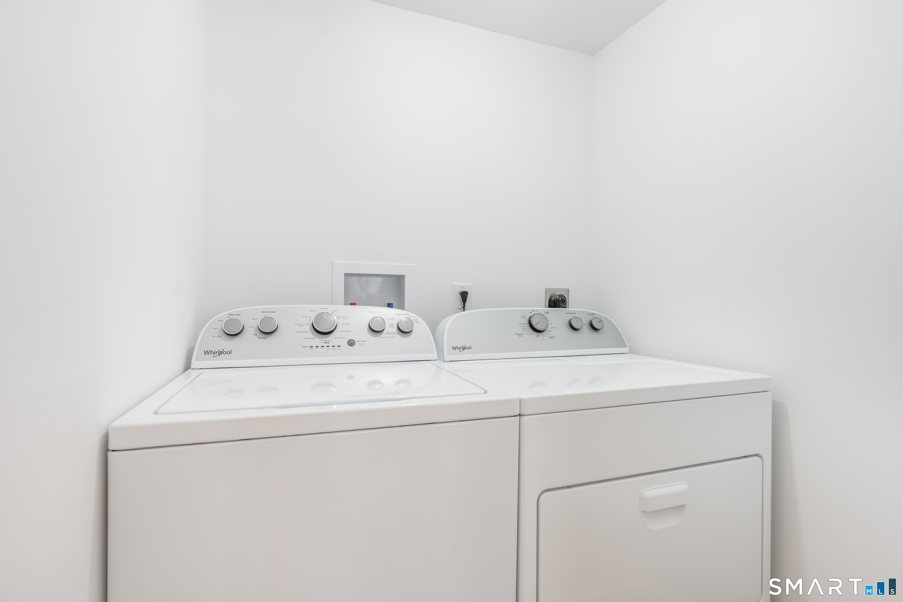 24 Pleasant Hill Road Newtown, CT 06470 - Photo 21 of 27