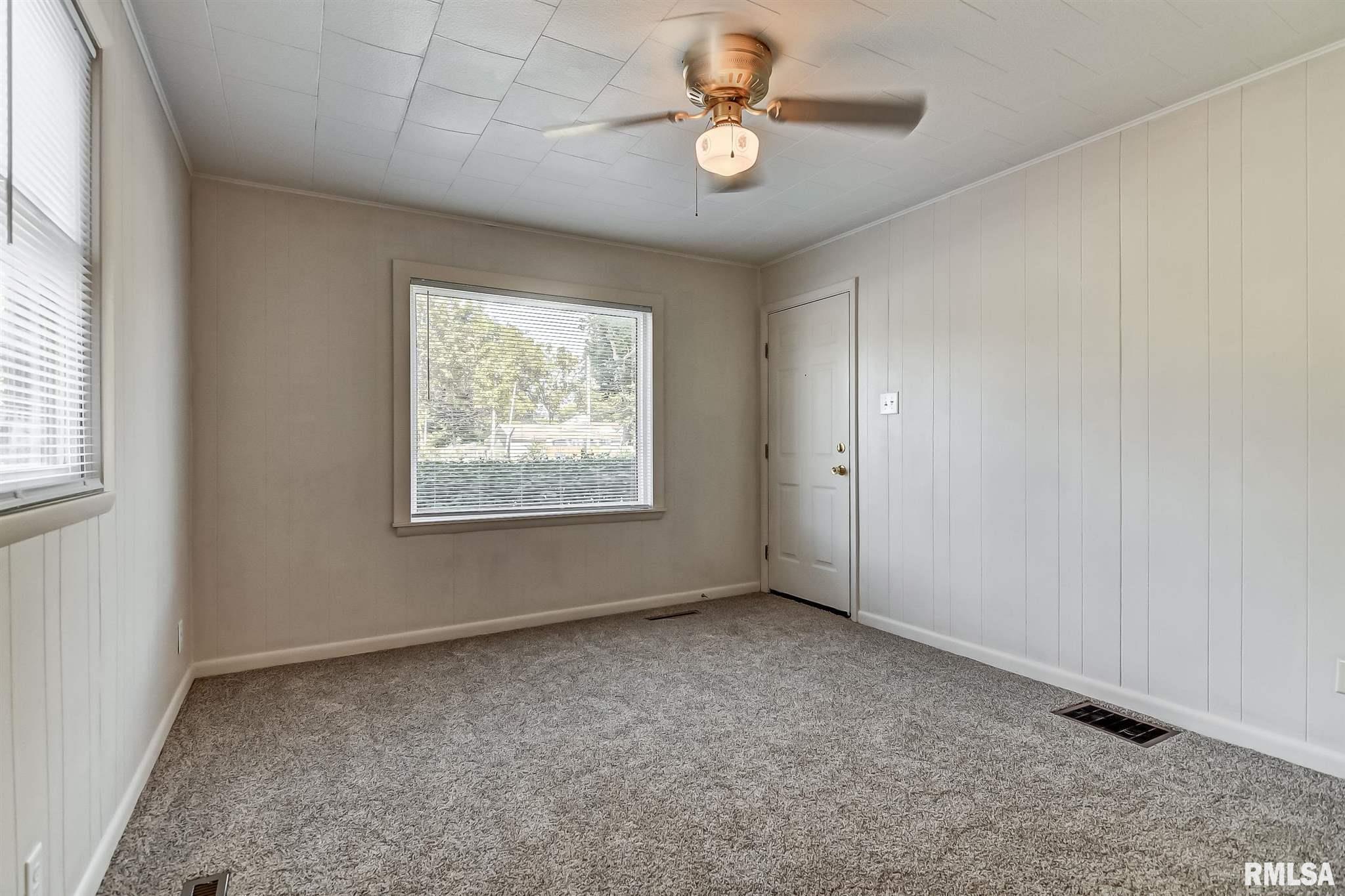 818 West Calhoun Avenue Springfield, IL 62702 - Photo 3 of 28