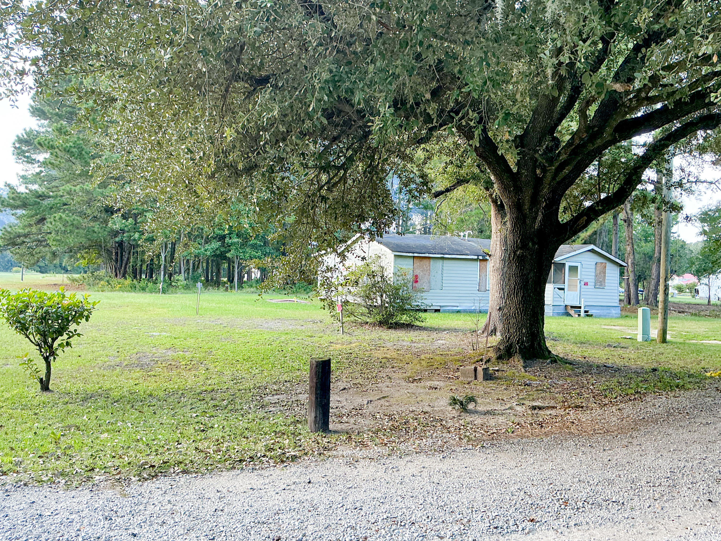 839 Burgin Road McClellanville, SC 29458 - Photo 4 of 14 IMG_0143