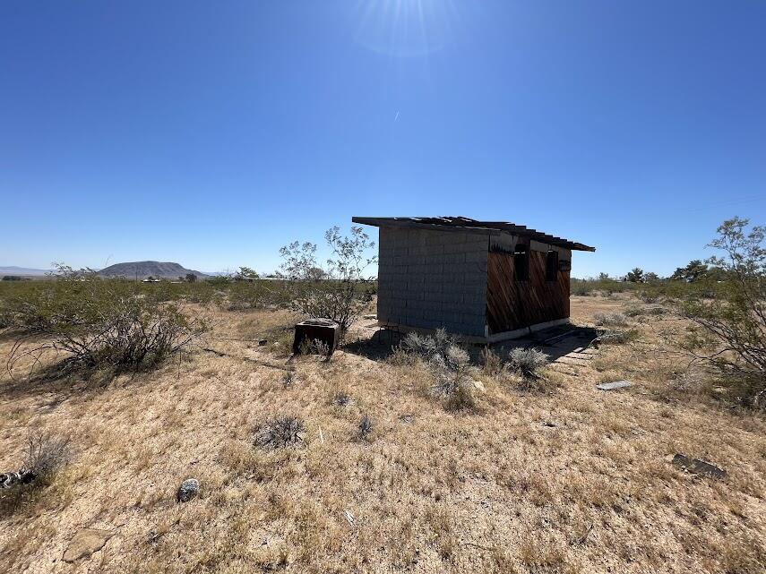 216 Jesse Road Landers, CA 92285 - Photo 4 of 26 Jesse Cabin 8