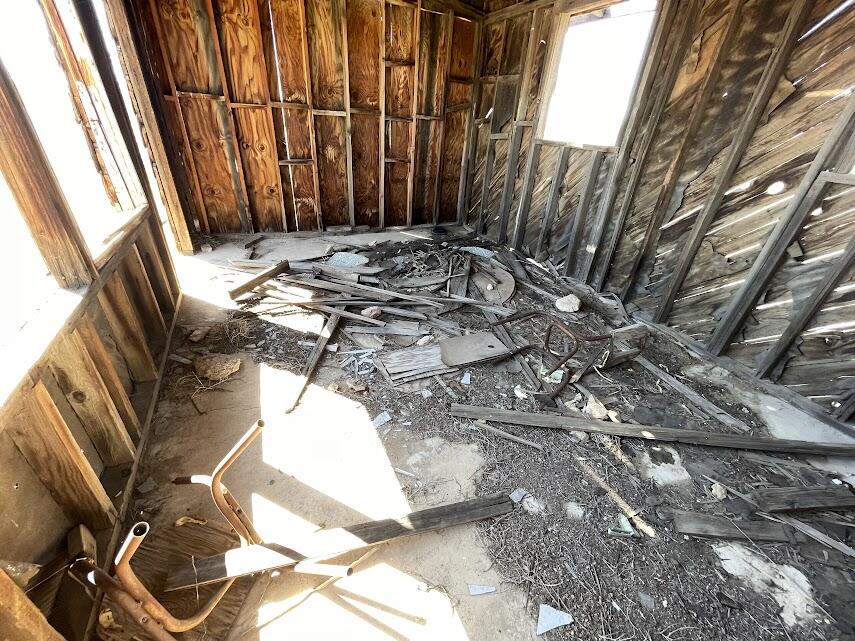216 Jesse Road Landers, CA 92285 - Photo 10 of 26 Jesse Cabin 15