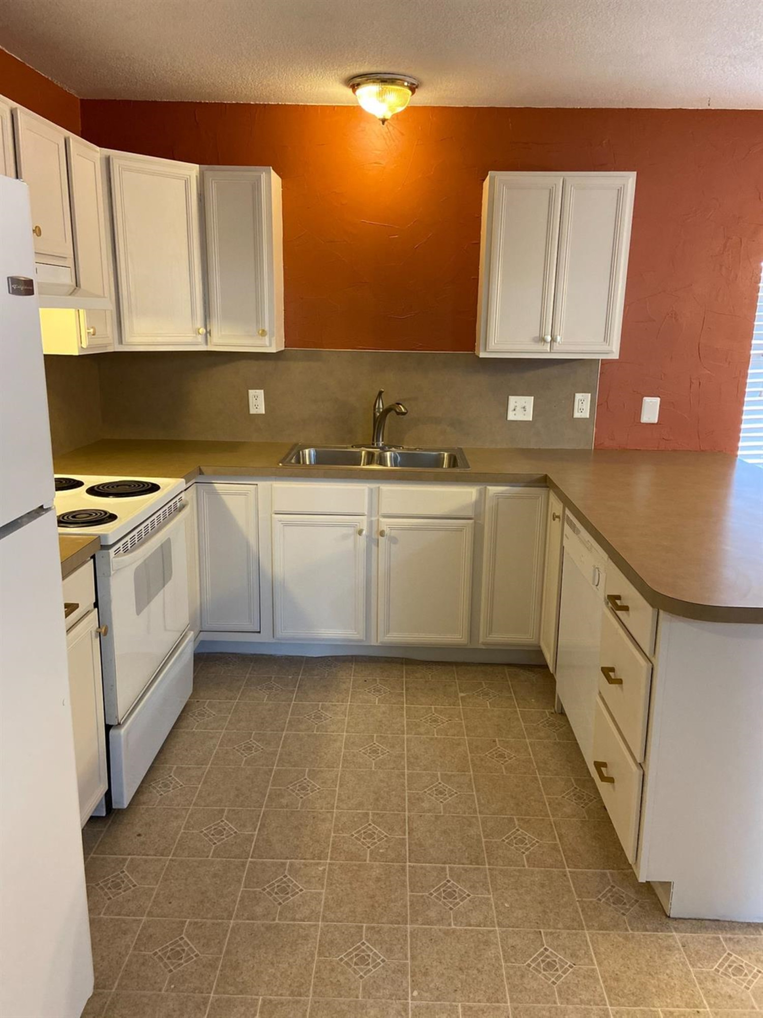 2503 North Cypress Road Lubbock, TX 79403 - Photo 4 of 23 kitchen