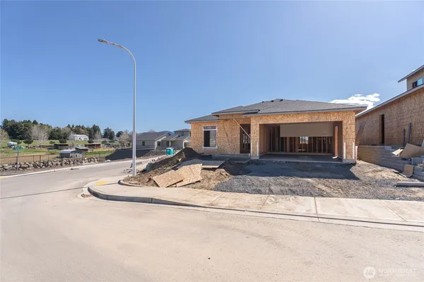 $593,300 | 2566 5th Street Southeast, East Wenatchee, WA 98802