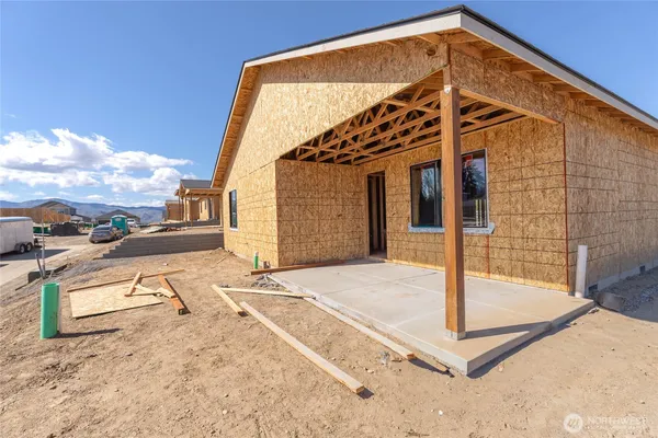 $593,300 | 2566 5th Street Southeast, East Wenatchee, WA 98802