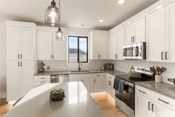 $593,300 | 2566 5th Street Southeast, East Wenatchee, WA 98802