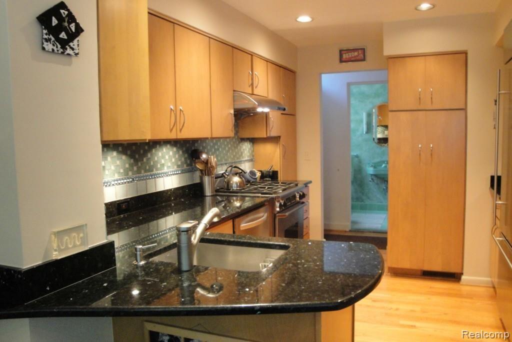 1119 Harvard Road Grosse Pointe, MI 48230 - Photo 13 of 66 Harvard 1119 037.jpg