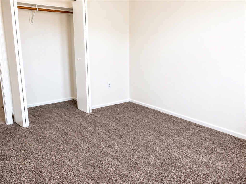 476 Riverside Drive, Unit 204 Lawrence, MA 01841 - Photo 4 of 5