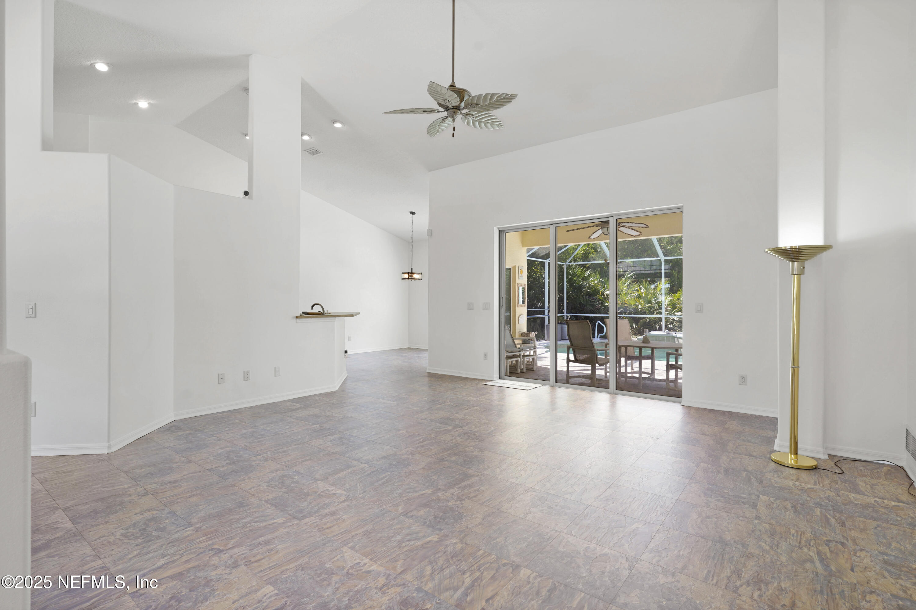 546 Sevilla Drive St. Augustine, FL 32086 - Photo 4 of 46 DSC02594