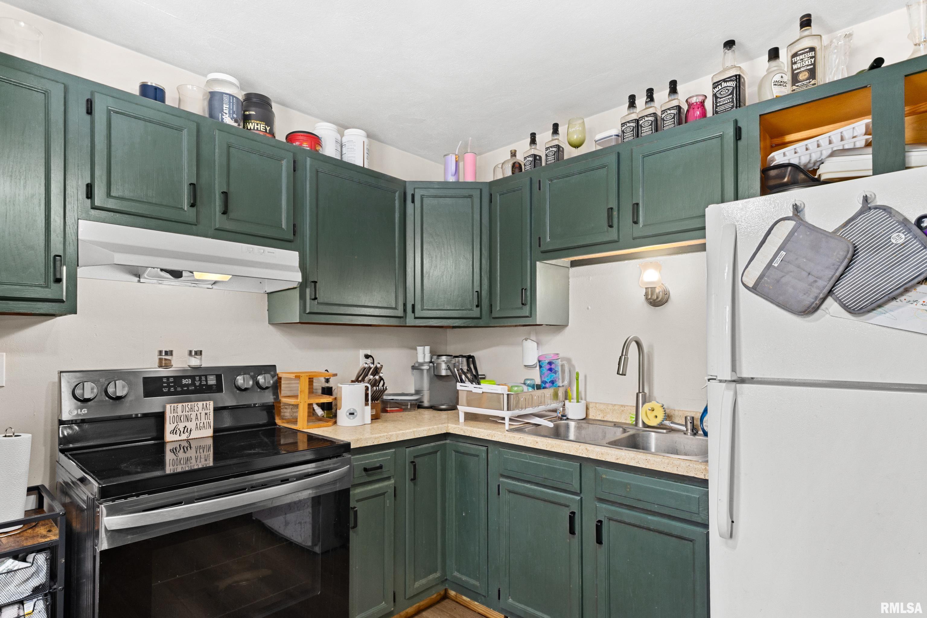 203 Douglas Road Marquette Heights, IL 61554 - Photo 9 of 24 Gallery Image 9