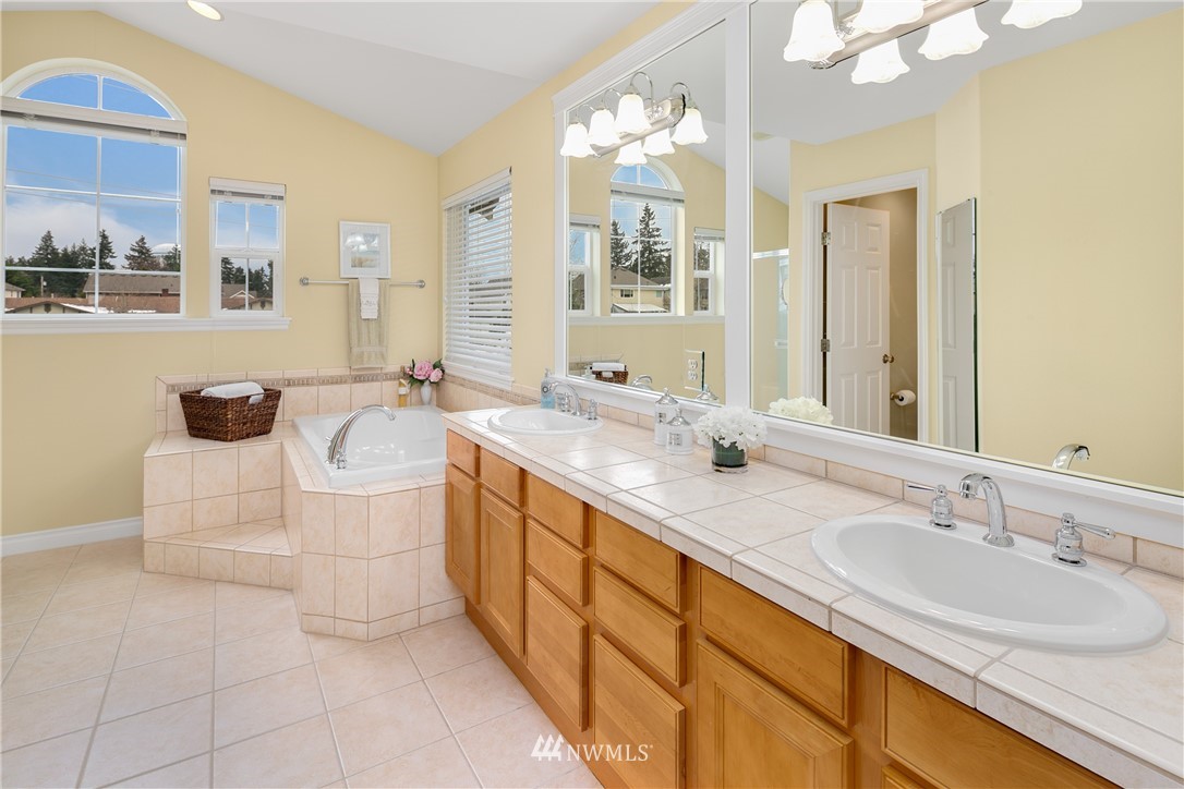 1306 Redmond Place Northeast Renton, WA 98056 - Photo 14 of 25