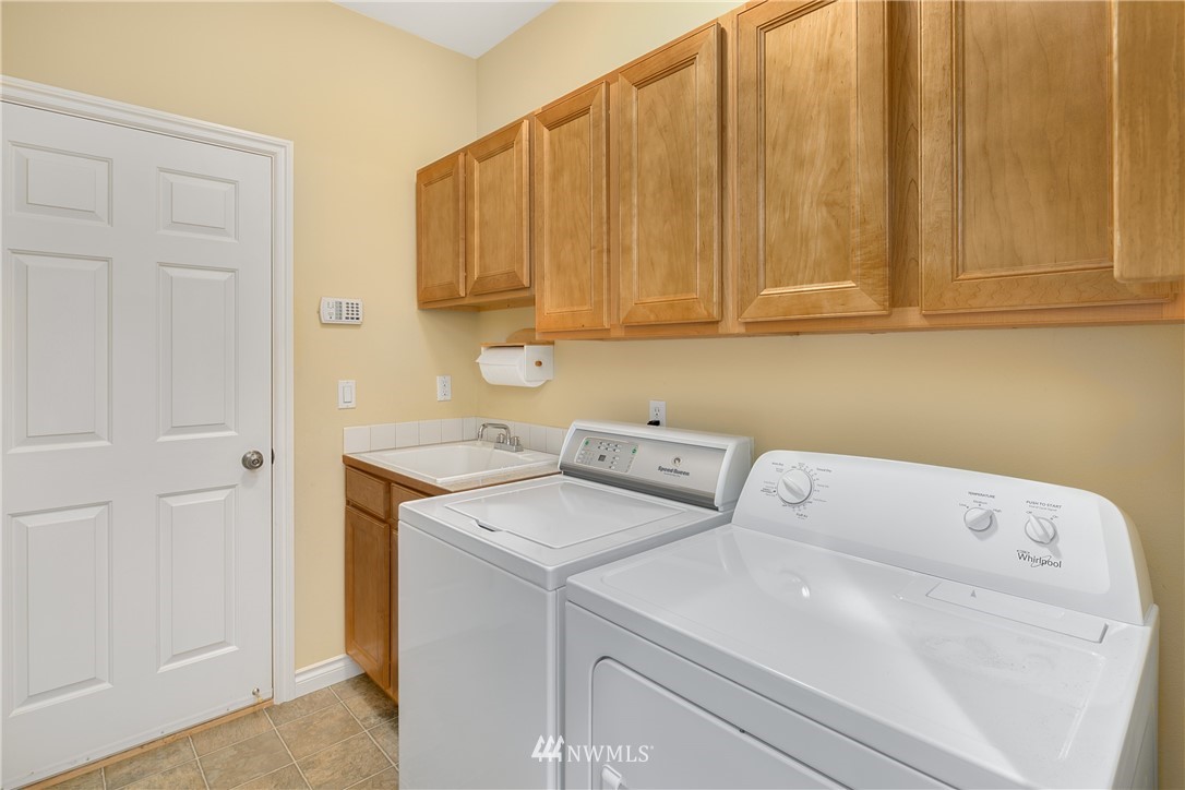 1306 Redmond Place Northeast Renton, WA 98056 - Photo 22 of 25